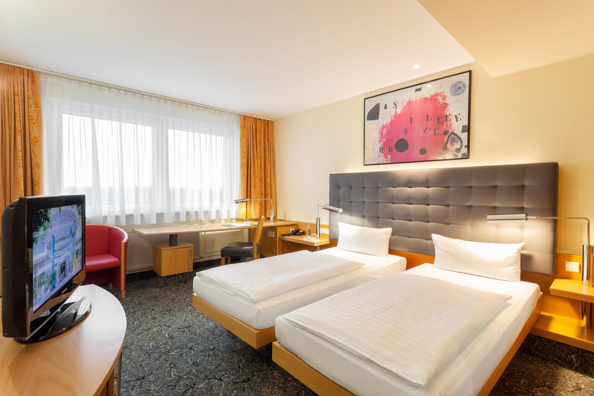 Hotel Abacus Tierpark 4*